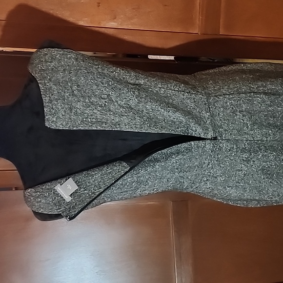 ANN TAYLOR Heathered Wool Blend Sleeveless Sheath Dress With Accents Size 6 - Picture 6 of 7